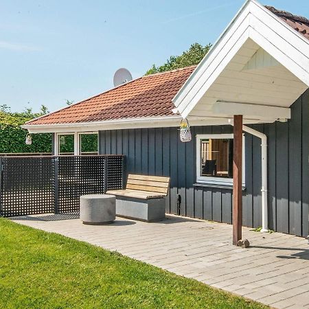 8 Person Holiday Home In 하일스 외부 사진
