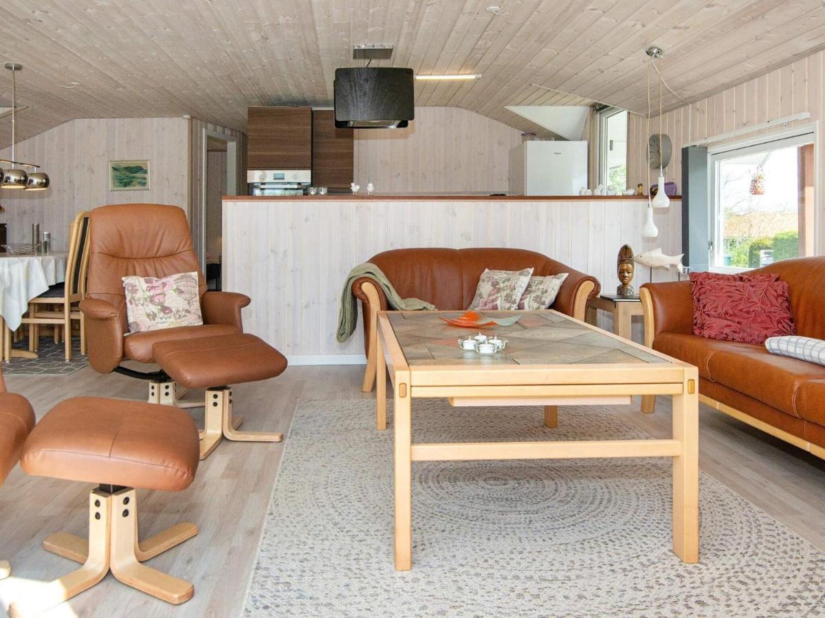 8 Person Holiday Home In 하일스 외부 사진
